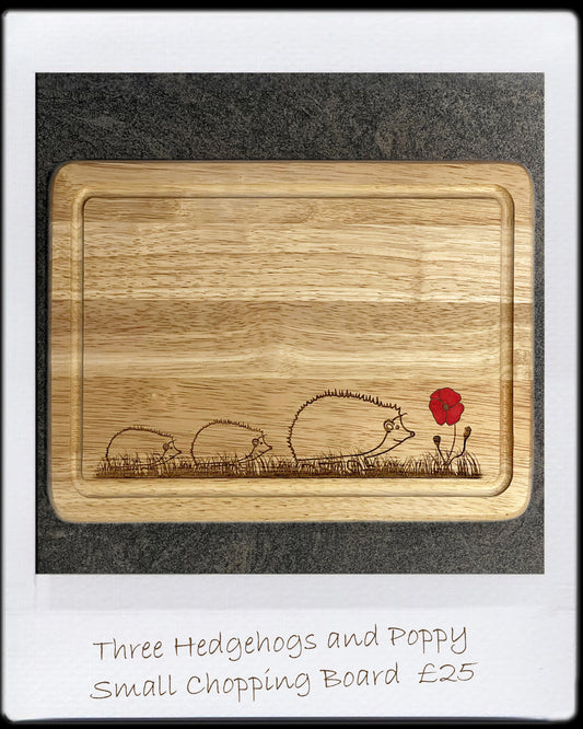 Small Chopping Board - 3 Hedgehogs & Red Poppy Design (25x20x1.5cm)