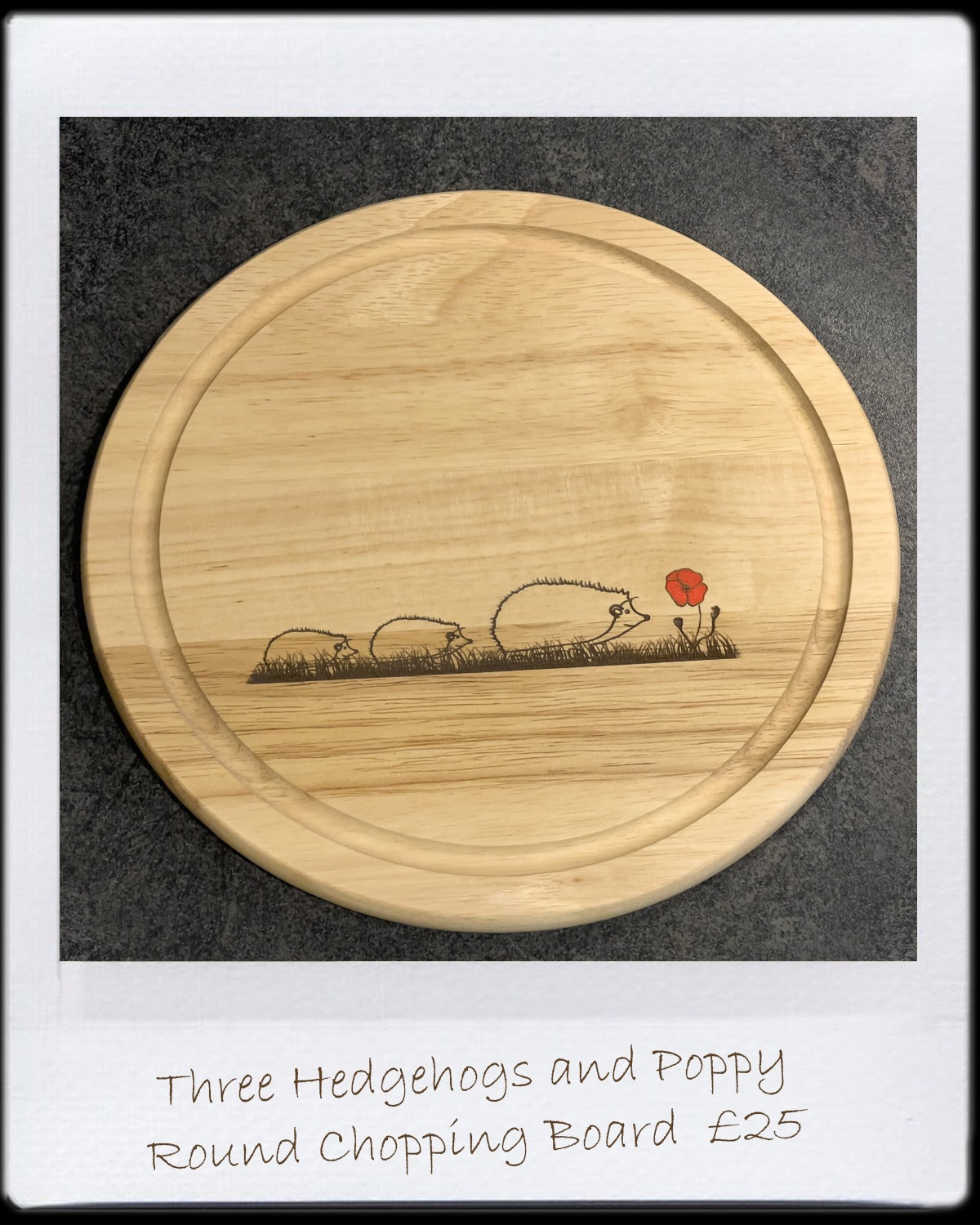 Round Chopping Board - 3 Hedgehogs & Red Poppy Design with Grooved Edge (25 dia.x1.7 thick)